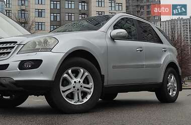 Внедорожник / Кроссовер Mercedes-Benz M-Class 2006 в 