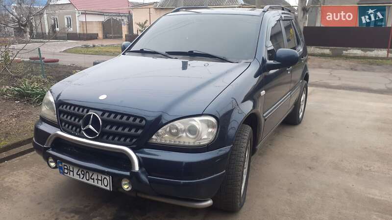 Позашляховик / Кросовер Mercedes-Benz M-Class 1999 в 
