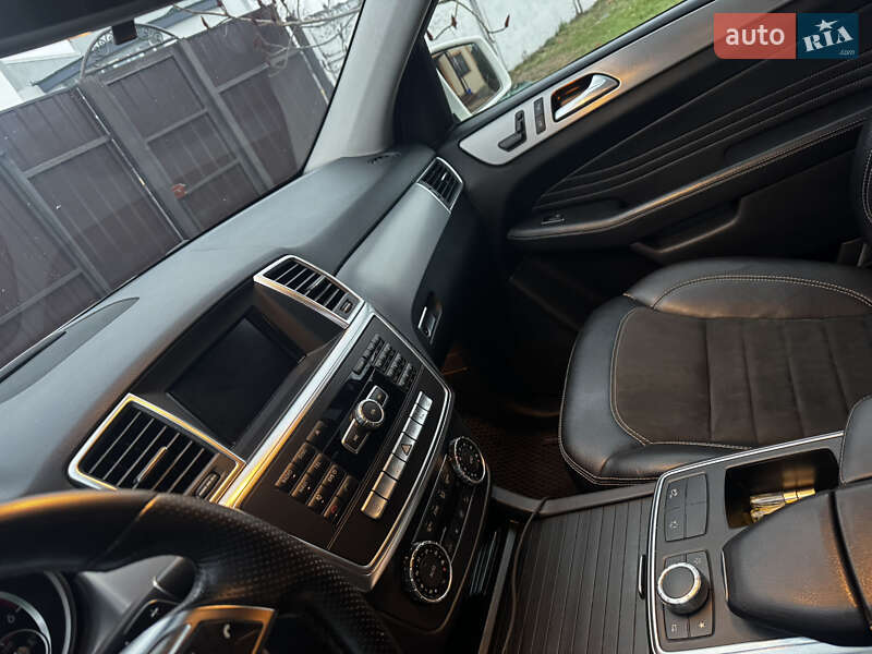 Внедорожник / Кроссовер Mercedes-Benz M-Class 2013 в Буче