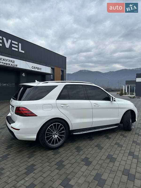 Внедорожник / Кроссовер Mercedes-Benz M-Class 2011 в Хусте
