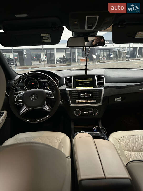 Внедорожник / Кроссовер Mercedes-Benz M-Class 2011 в Хусте