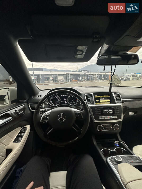 Внедорожник / Кроссовер Mercedes-Benz M-Class 2011 в Хусте