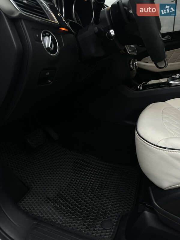 Внедорожник / Кроссовер Mercedes-Benz M-Class 2011 в Хусте