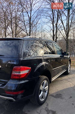 Внедорожник / Кроссовер Mercedes-Benz M-Class 2009 в 