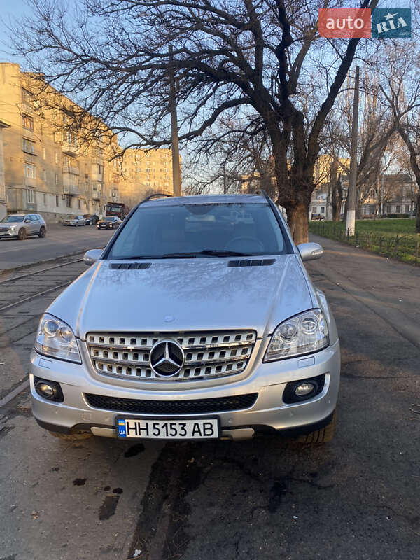 Внедорожник / Кроссовер Mercedes-Benz M-Class 2005 в Одессе