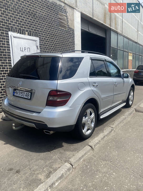 Внедорожник / Кроссовер Mercedes-Benz M-Class 2005 в Одессе
