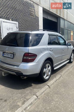 Позашляховик / Кросовер Mercedes-Benz M-Class 2005 в 