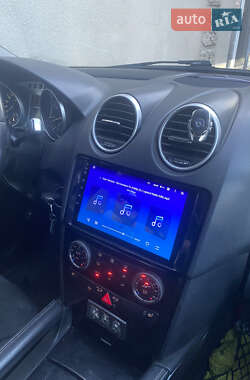 Позашляховик / Кросовер Mercedes-Benz M-Class 2005 в 