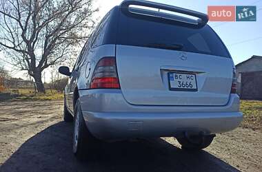 Внедорожник / Кроссовер Mercedes-Benz M-Class 2001 в 