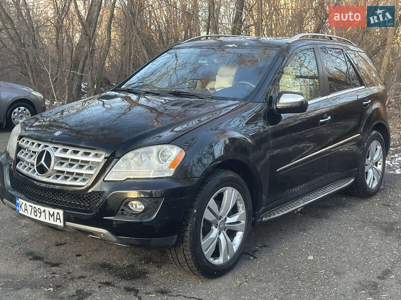 Внедорожник / Кроссовер Mercedes-Benz M-Class 2010 в Киеве