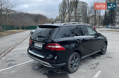 Внедорожник / Кроссовер Mercedes-Benz M-Class 2012 в 