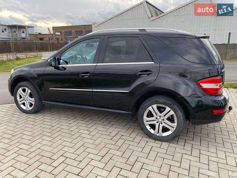 Внедорожник / Кроссовер Mercedes-Benz M-Class 2008 в Ужгороде фото 7 Внедорожник / Кроссовер Mercedes-Benz M-Class 2008 в Ужгороде