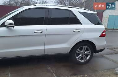 Внедорожник / Кроссовер Mercedes-Benz M-Class 2015 в Киеве