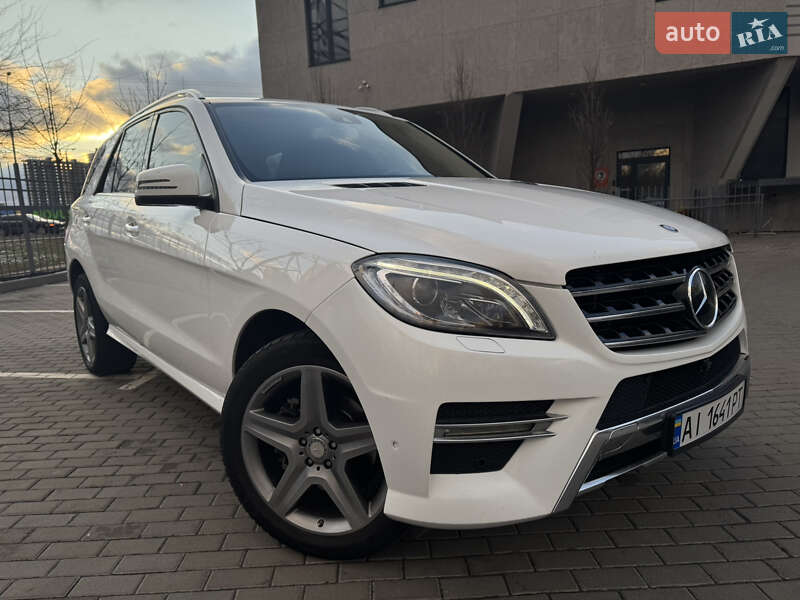 Позашляховик / Кросовер Mercedes-Benz M-Class 2015 в 