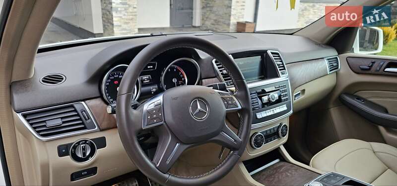 Внедорожник / Кроссовер Mercedes-Benz M-Class 2013 в Ровно
