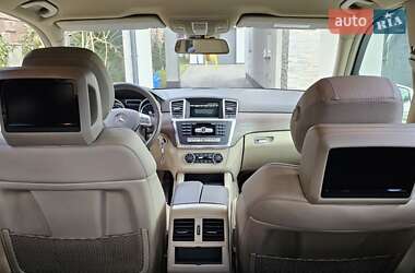 Позашляховик / Кросовер Mercedes-Benz M-Class 2013 в 
