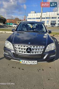 Mercedes-Benz M-Class 2010