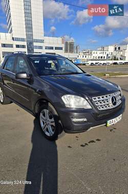 Внедорожник / Кроссовер Mercedes-Benz M-Class 2010 в Киеве