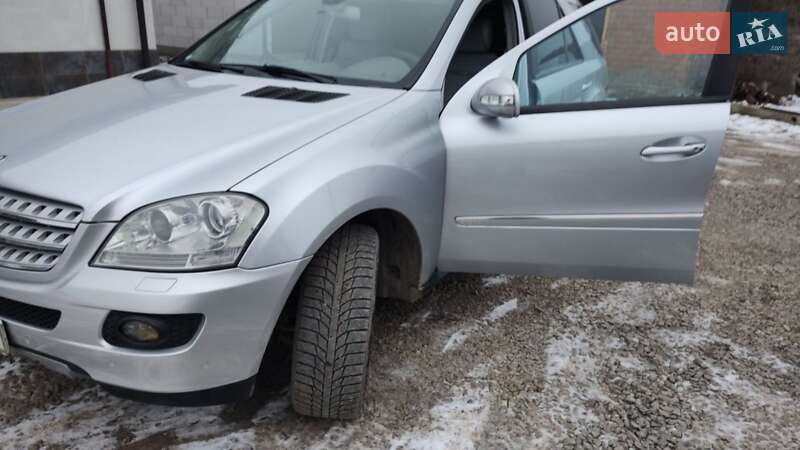 Внедорожник / Кроссовер Mercedes-Benz M-Class 2009 в Чорткове