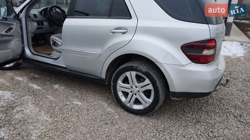 Внедорожник / Кроссовер Mercedes-Benz M-Class 2009 в Чорткове