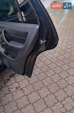 Внедорожник / Кроссовер Mercedes-Benz M-Class 2003 в 