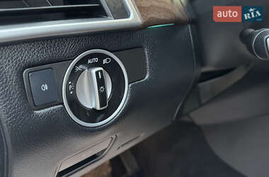 Позашляховик / Кросовер Mercedes-Benz M-Class 2011 в 