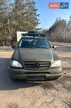 Внедорожник / Кроссовер Mercedes-Benz M-Class 2000 в Запорожье