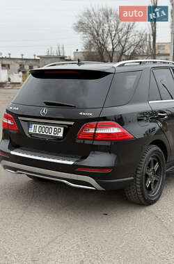 Внедорожник / Кроссовер Mercedes-Benz M-Class 2013 в 