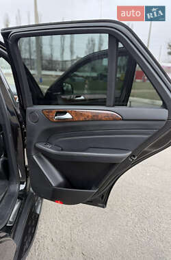 Внедорожник / Кроссовер Mercedes-Benz M-Class 2013 в 