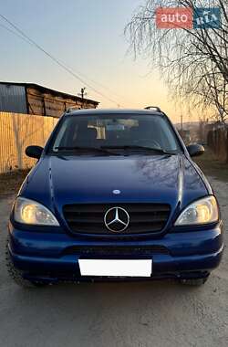 Позашляховик / Кросовер Mercedes-Benz M-Class 2000 в Луцьку