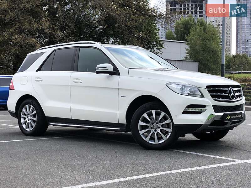 Позашляховик / Кросовер Mercedes-Benz M-Class 2012 в Києві