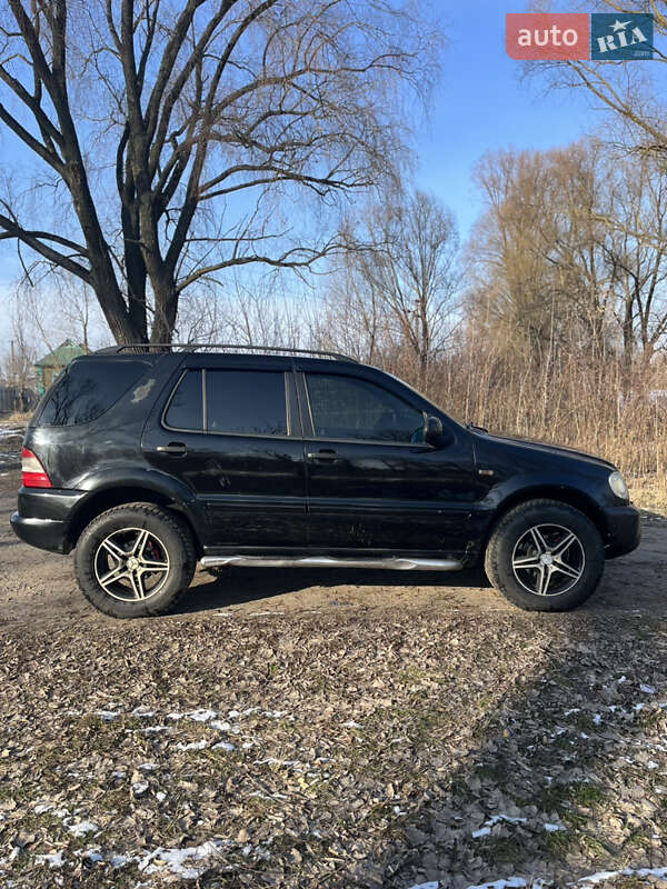 Внедорожник / Кроссовер Mercedes-Benz M-Class 1998 в Глухове