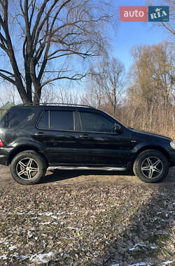 Внедорожник / Кроссовер Mercedes-Benz M-Class 1998 в 