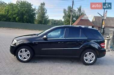 Внедорожник / Кроссовер Mercedes-Benz M-Class 2010 в 
