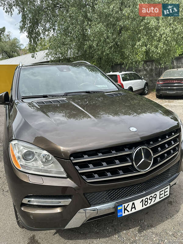 Внедорожник / Кроссовер Mercedes-Benz M-Class 2015 в 