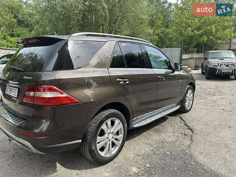 Позашляховик / Кросовер Mercedes-Benz M-Class 2015 в Києві