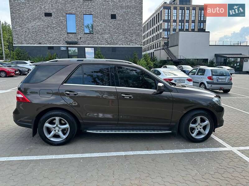 Внедорожник / Кроссовер Mercedes-Benz M-Class 2013 в Киеве