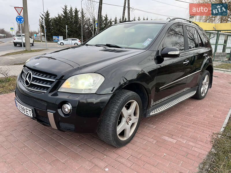 Позашляховик / Кросовер Mercedes-Benz M-Class 2006 в 