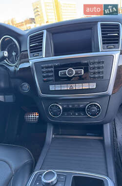 Внедорожник / Кроссовер Mercedes-Benz M-Class 2013 в 