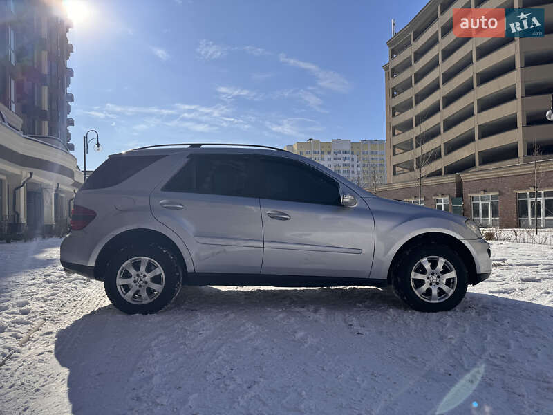 Внедорожник / Кроссовер Mercedes-Benz M-Class 2006 в Киеве