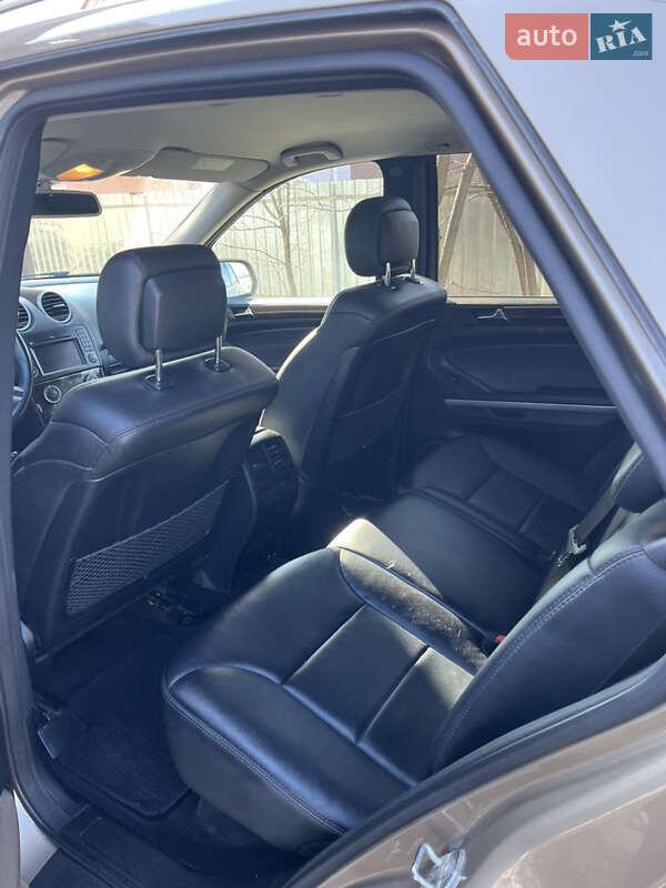 Внедорожник / Кроссовер Mercedes-Benz M-Class 2009 в Каменец-Подольском
