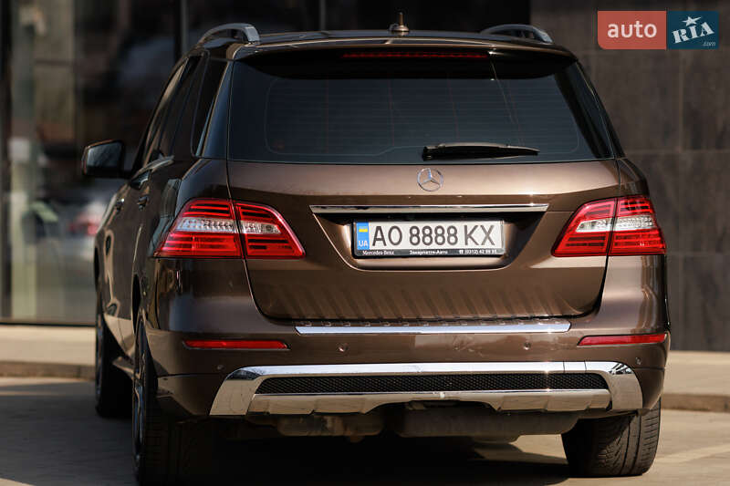 Внедорожник / Кроссовер Mercedes-Benz M-Class 2011 в Ужгороде