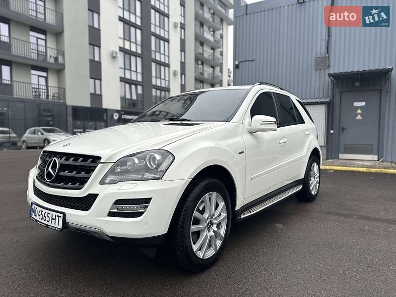 Внедорожник / Кроссовер Mercedes-Benz M-Class 2011 в 