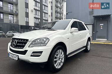 Внедорожник / Кроссовер Mercedes-Benz M-Class 2011 в 