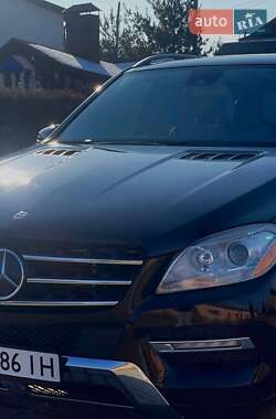 Позашляховик / Кросовер Mercedes-Benz M-Class 2011 в 