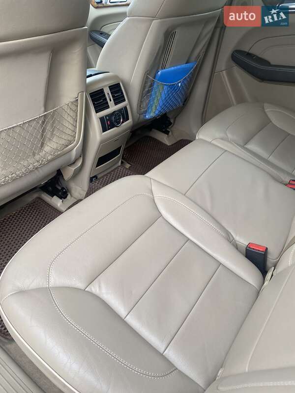 Внедорожник / Кроссовер Mercedes-Benz M-Class 2011 в Косове