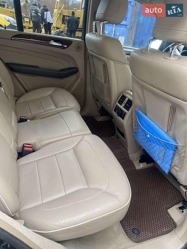 Внедорожник / Кроссовер Mercedes-Benz M-Class 2011 в Косове