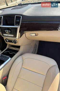 Внедорожник / Кроссовер Mercedes-Benz M-Class 2013 в 