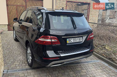 Внедорожник / Кроссовер Mercedes-Benz M-Class 2013 в 