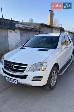 Mercedes-Benz M-Class 2011 Mercedes-Benz M-Class 2011